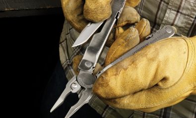 SUPER TOOL® 300 Black (left)